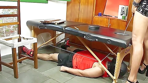 Trans shemale with a tattooed pussy sucking and cumming