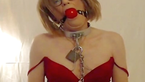 Redhead stepdaughter is getting fucked by her stepdaddy