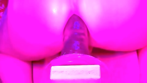 Amateur plays with toys and masturbates with a big ass